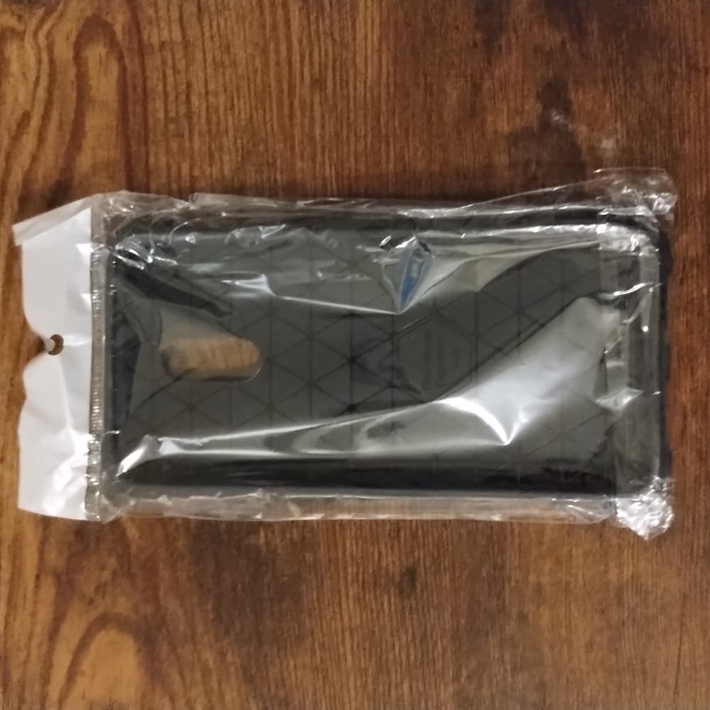 (3) OnePlus cases & 1 lens protector, all 3 together. - Picture 10 of 10